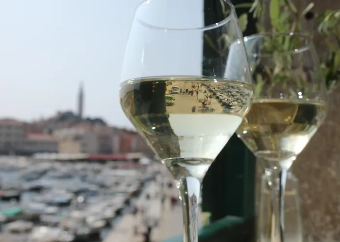 Riva * Ρόβινι